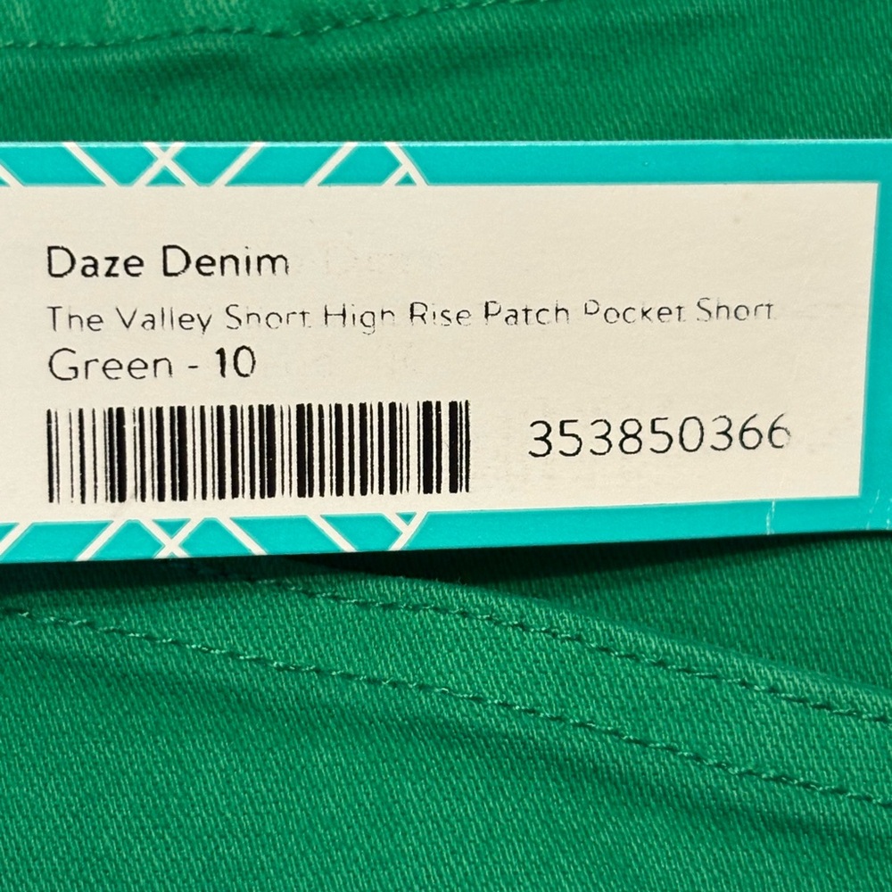 Daze Denim The Valley Short High Ride Patch Pocket Short Green Size 10/30 NWT - Picture 7 of 10